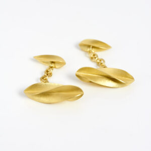 18 carat gold twisted cufflinks with chain fitting